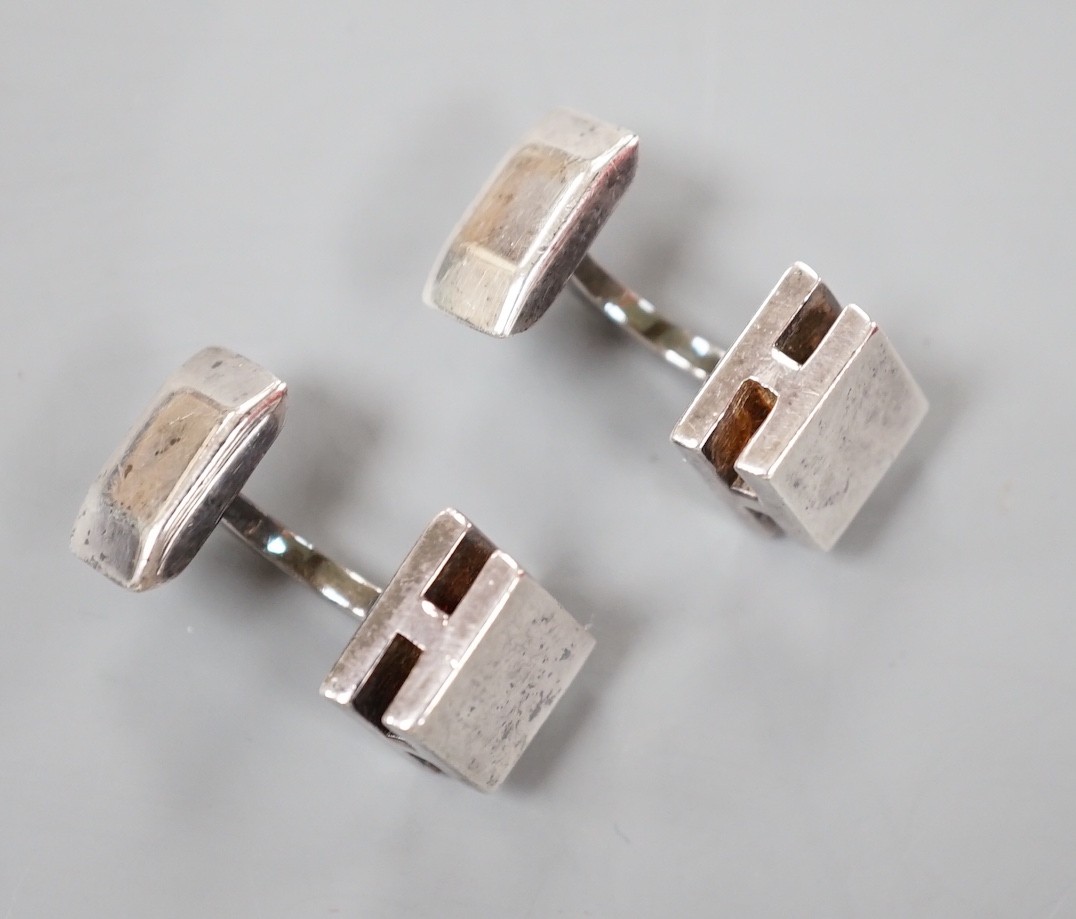 A pair of Hermes 925 cufflinks.